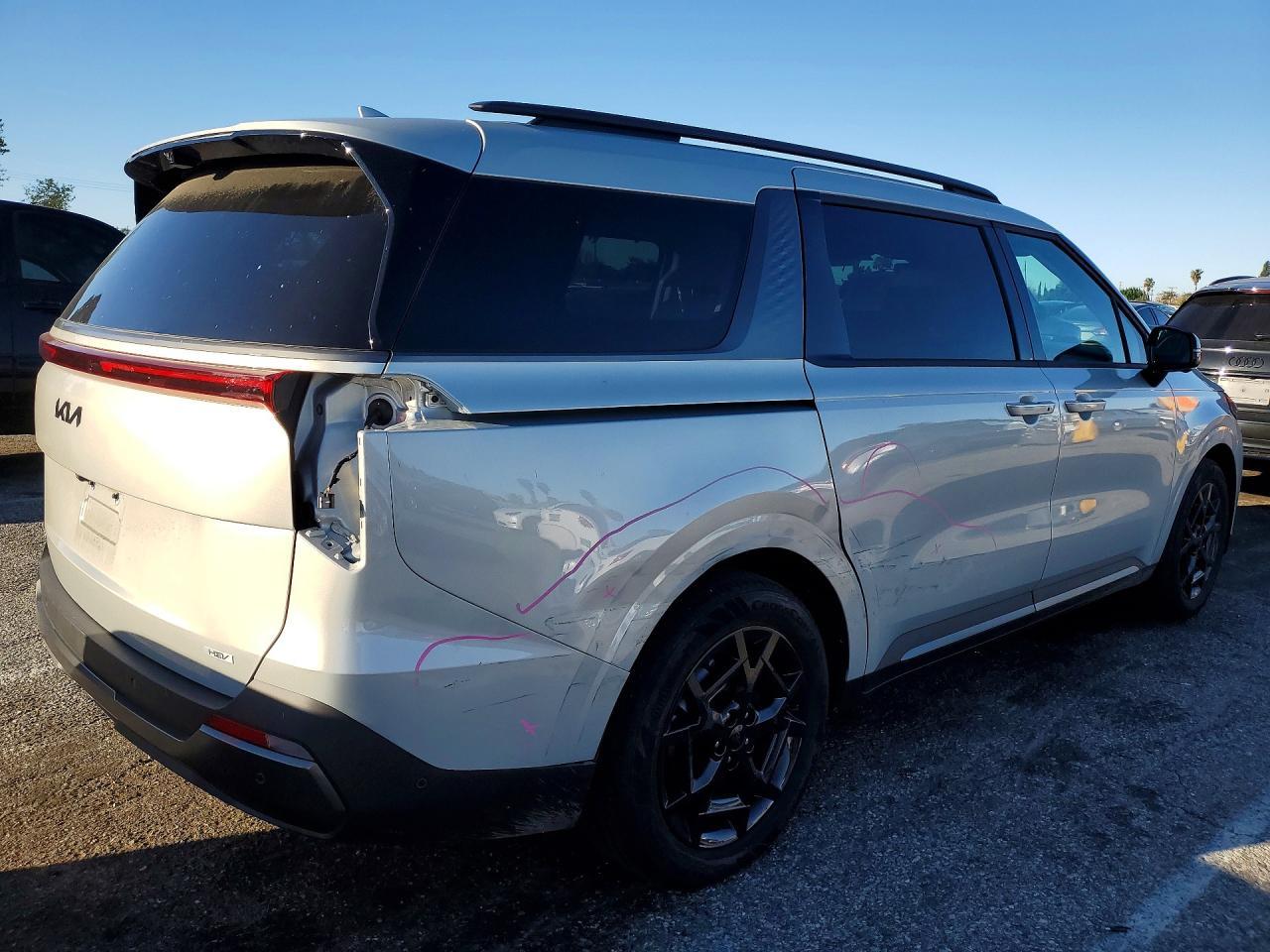 2025 KIA Carnival