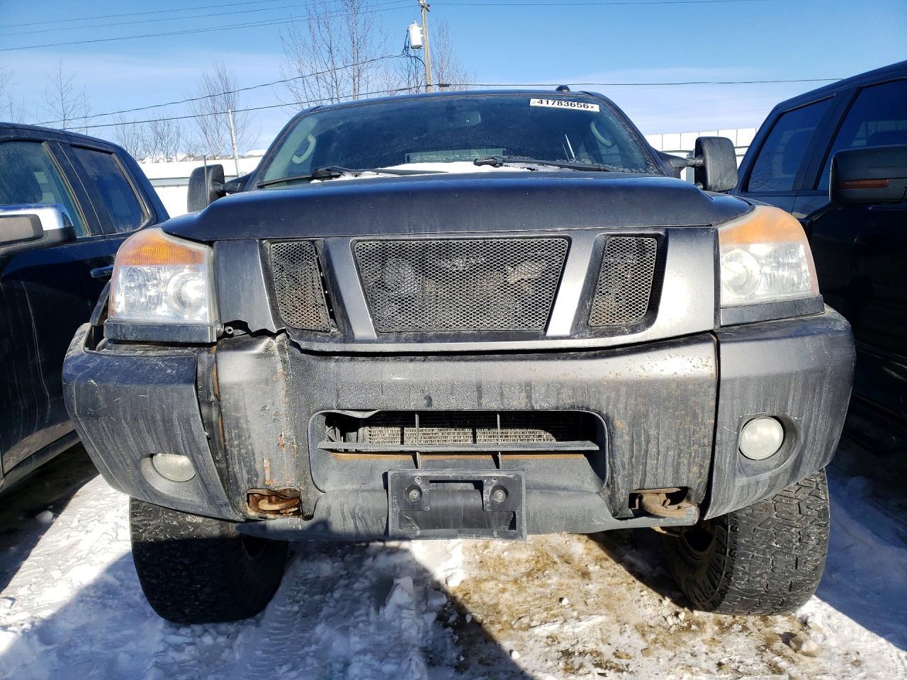 2011 NISSAN Titan