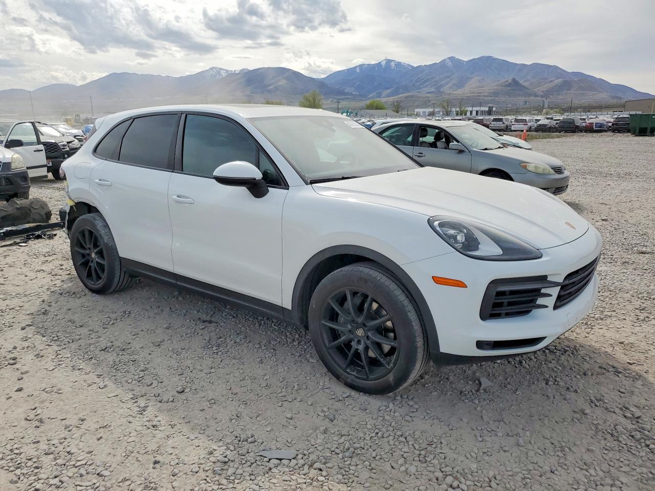 2019 PORSCHE CAYENNE