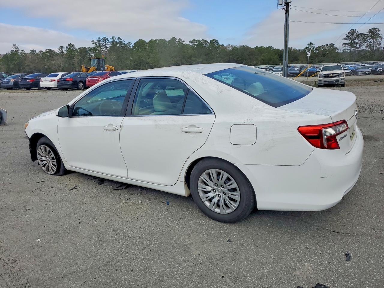 2014 TOYOTA CAMRY