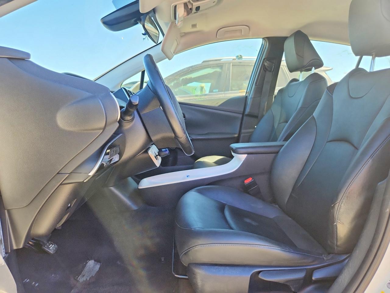 2016 TOYOTA PRIUS