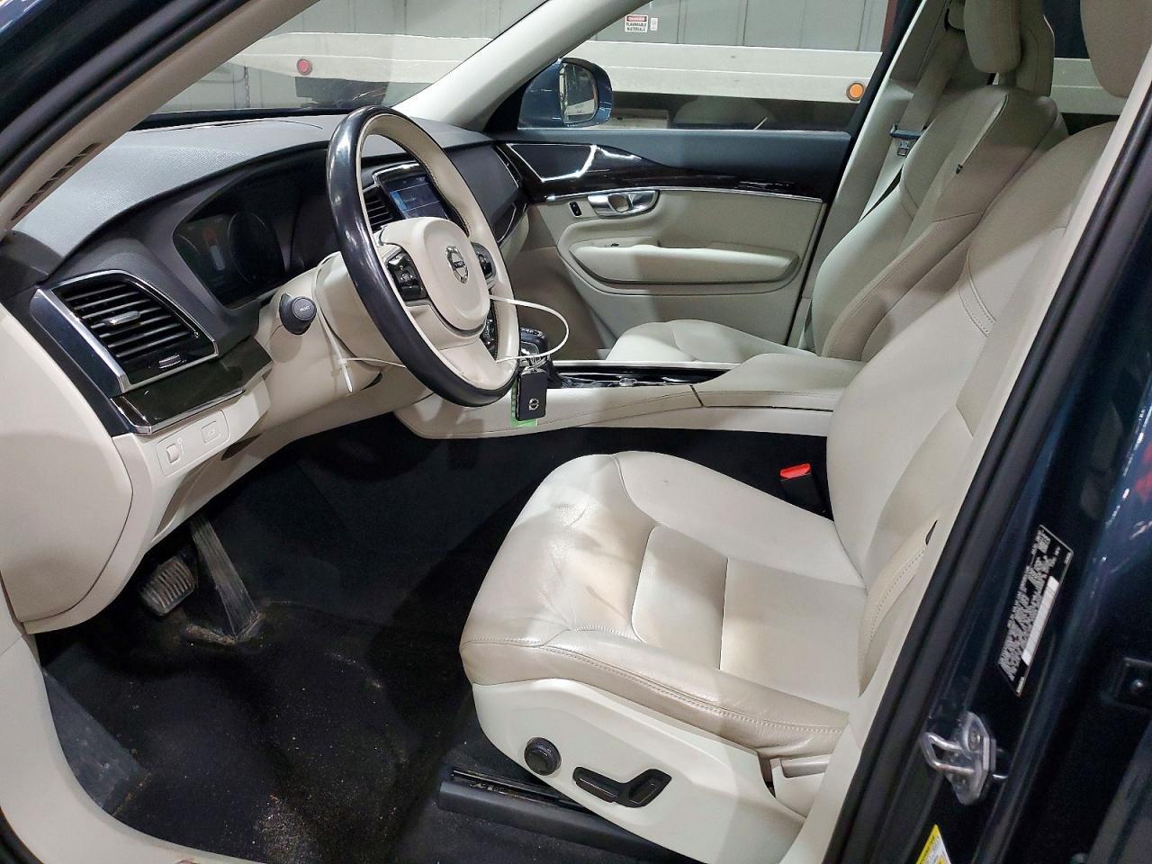 2018 VOLVO XC90