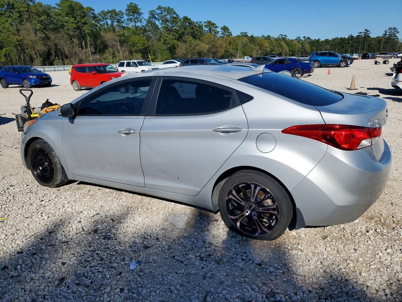 2012 HYUNDAI ELANTRA