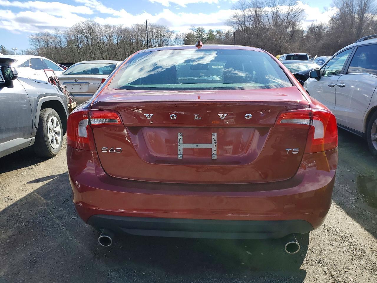 2013 VOLVO S60