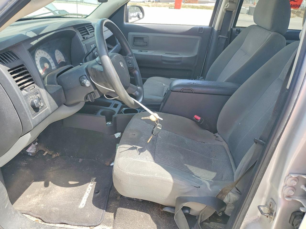 2011 DODGE Dakota