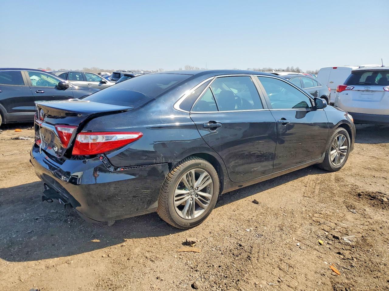 2016 TOYOTA CAMRY