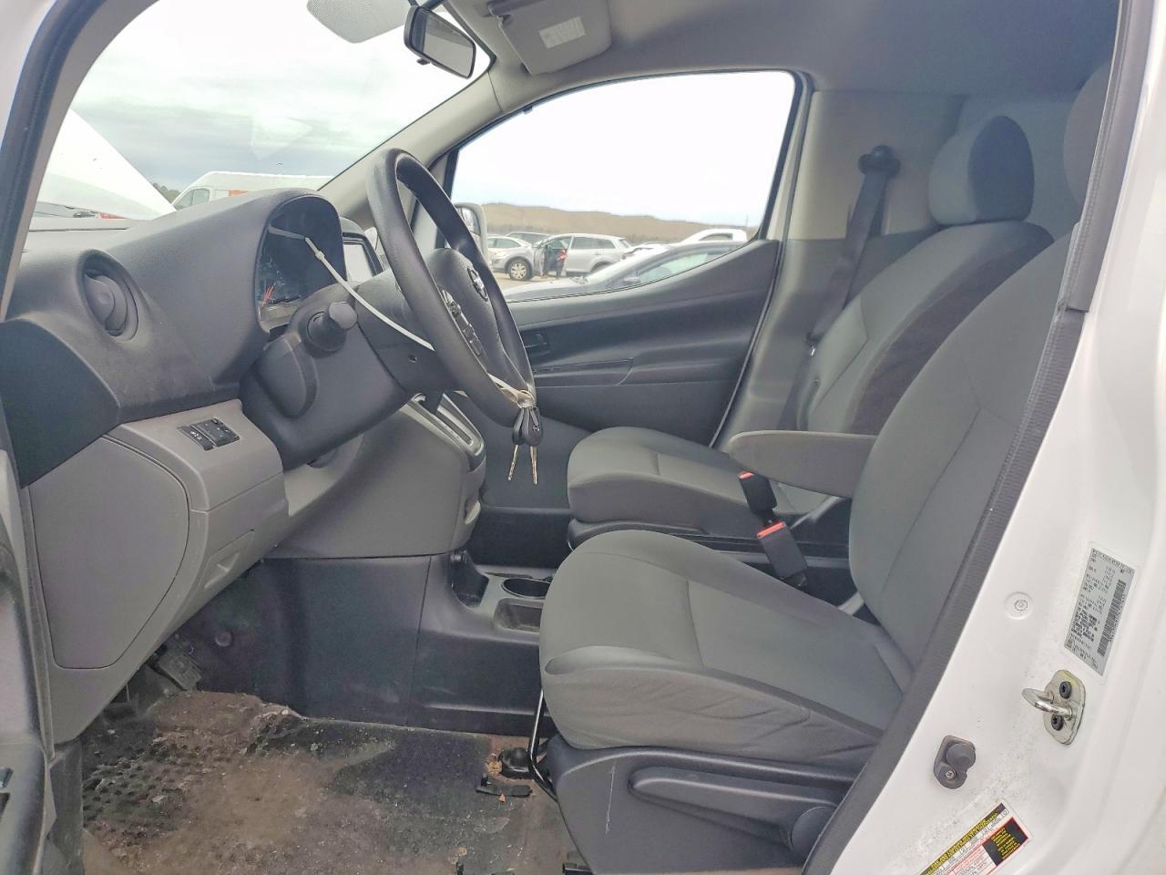 2021 NISSAN NV 200