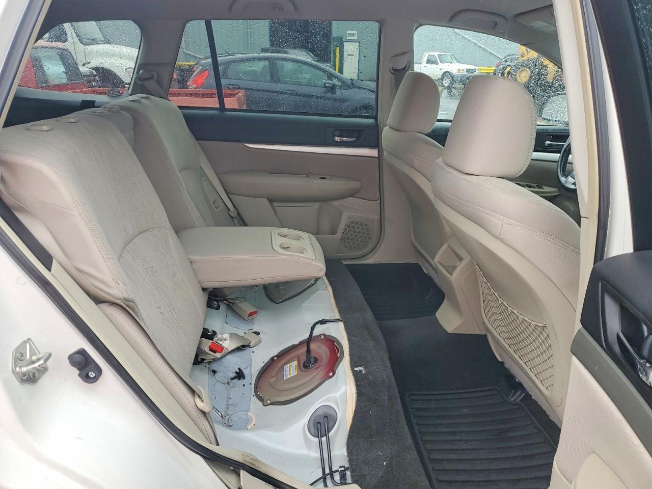 2013 SUBARU Outback