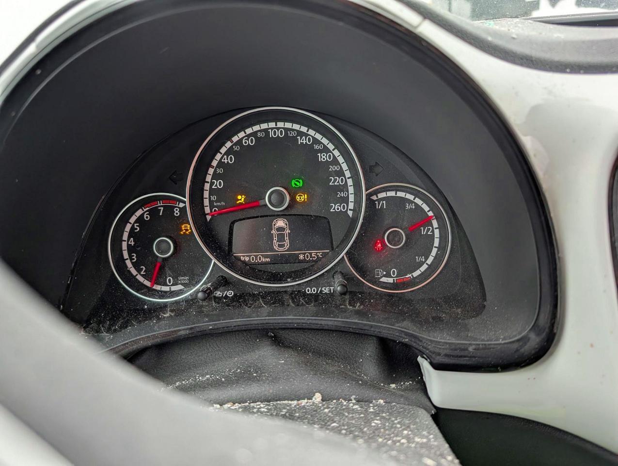 2016 VOLKSWAGEN Beetle