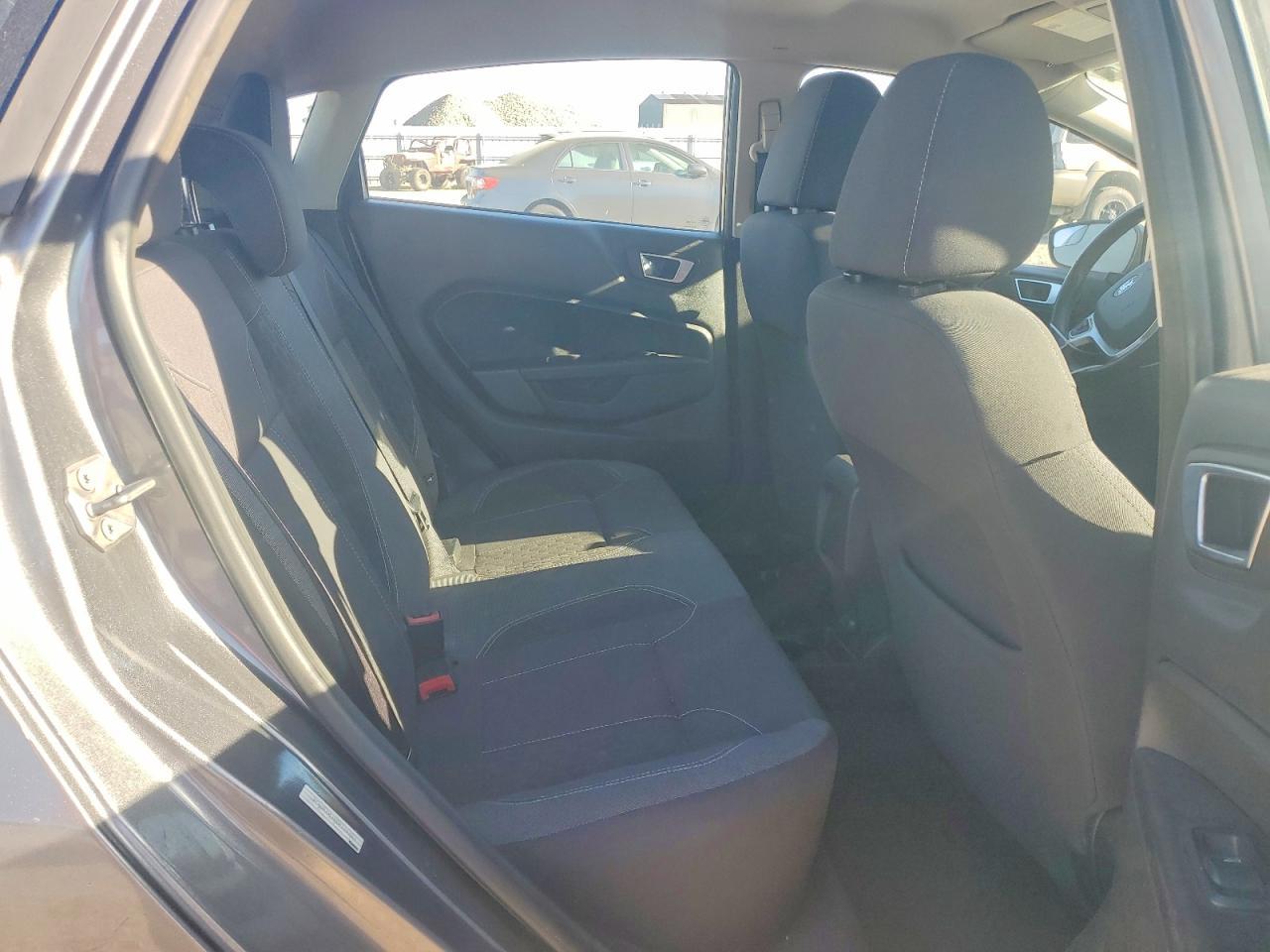 2014 FORD Fiesta