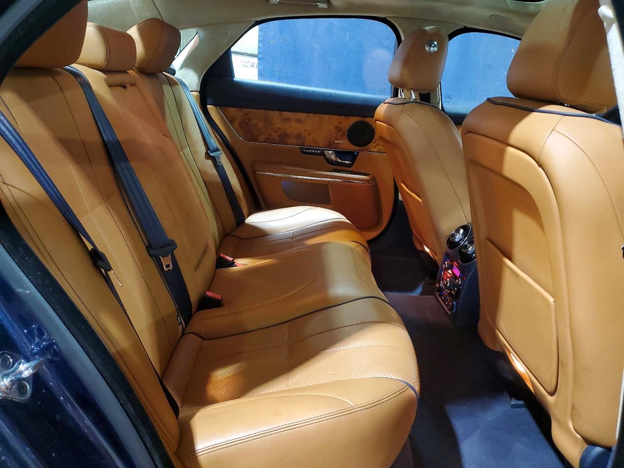 2011 JAGUAR Xj-Series