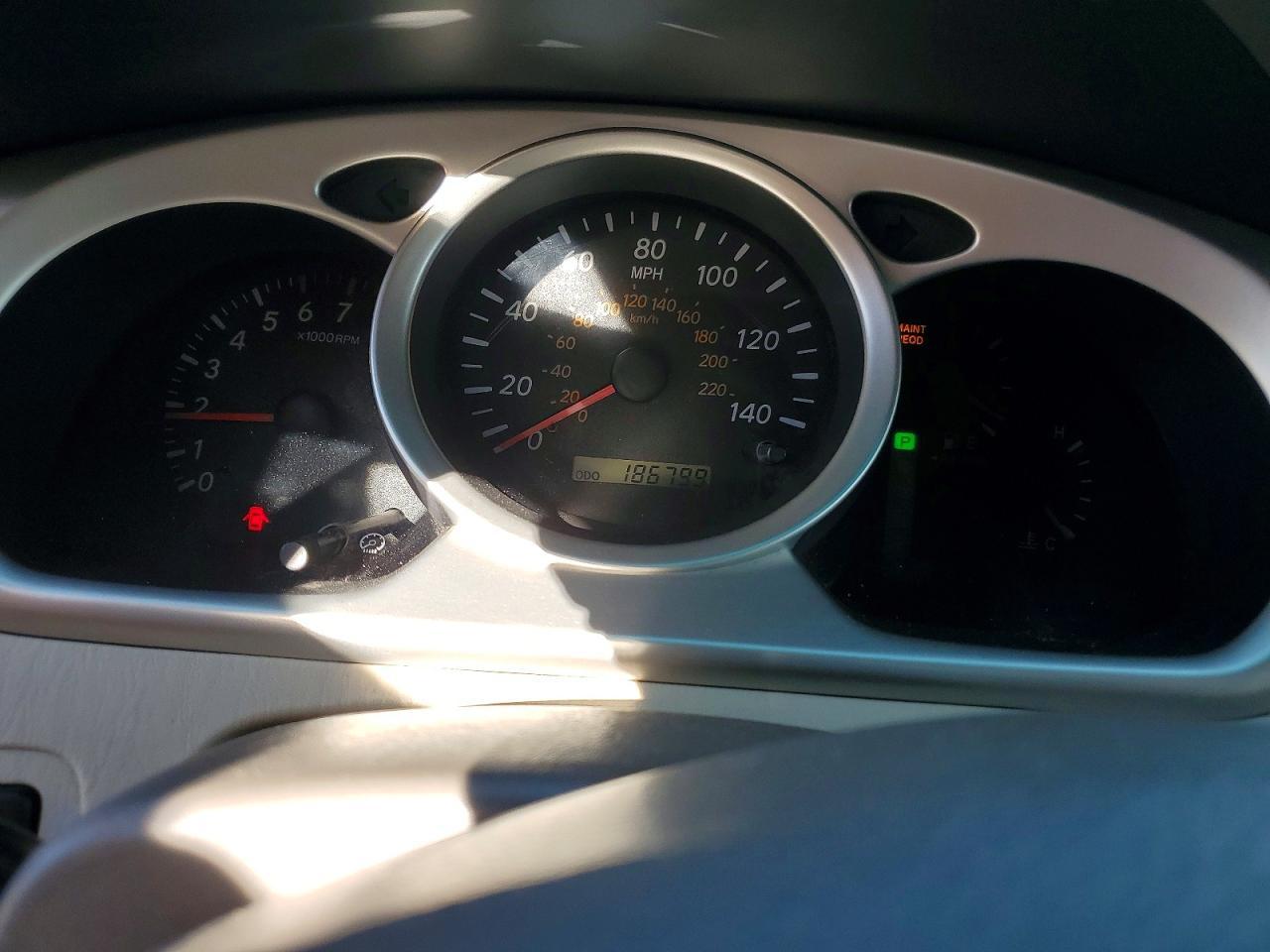 2004 TOYOTA HIGHLANDER
