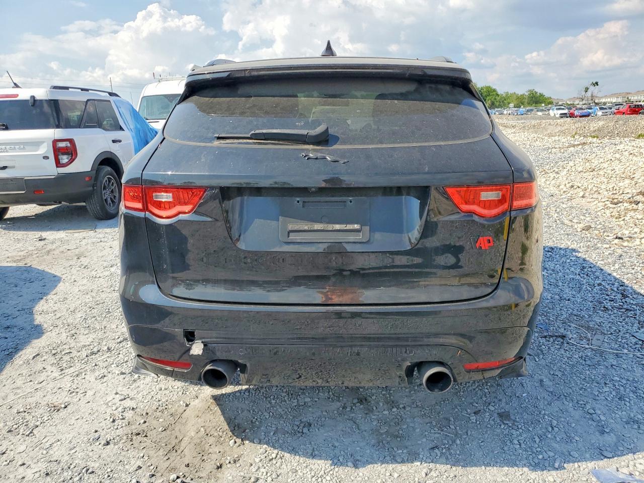 2017 JAGUAR F-Pace