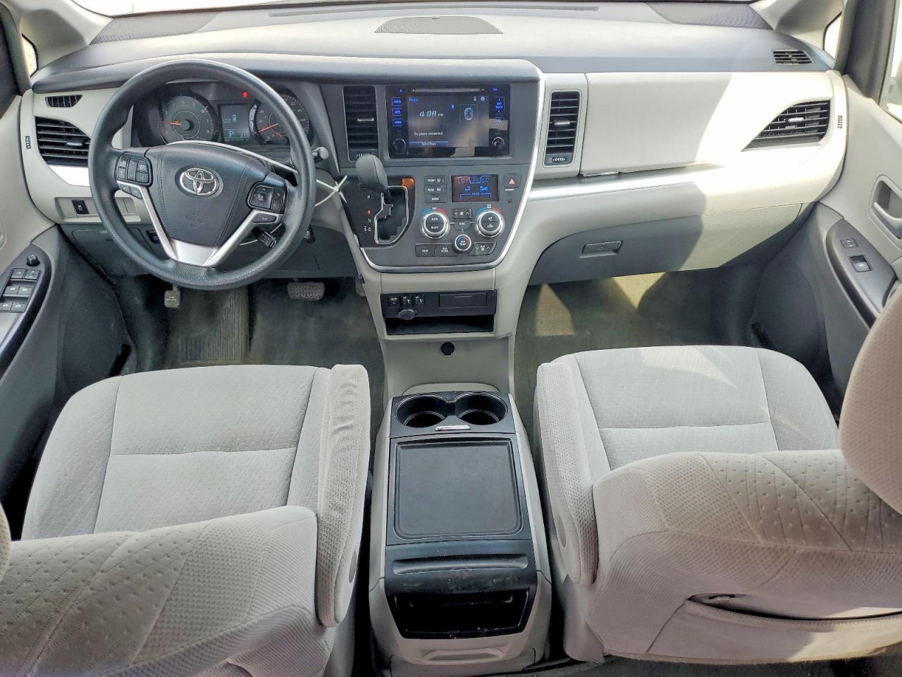 2017 TOYOTA SIENNA