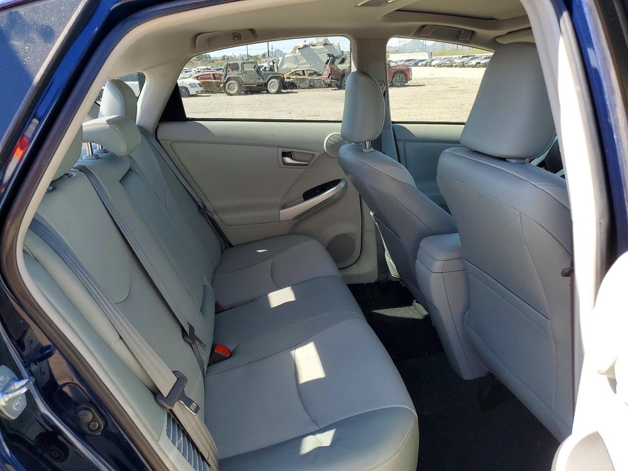 2015 TOYOTA PRIUS