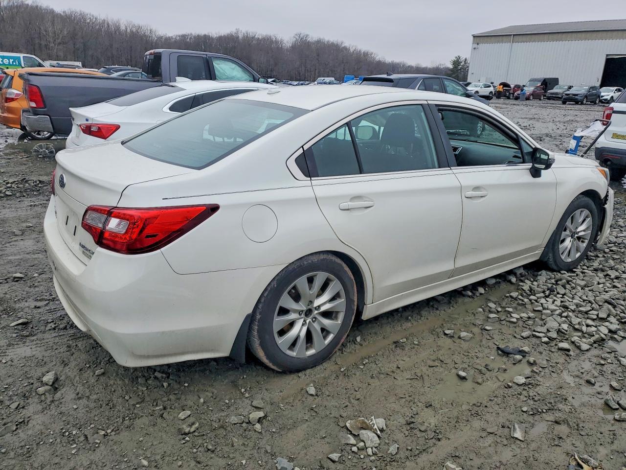 2015 SUBARU Legacy