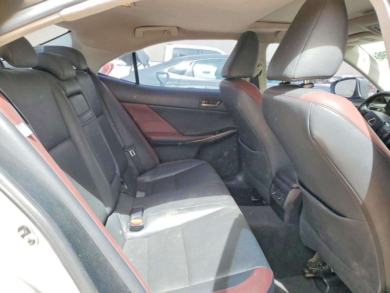 2017 LEXUS IS 200t