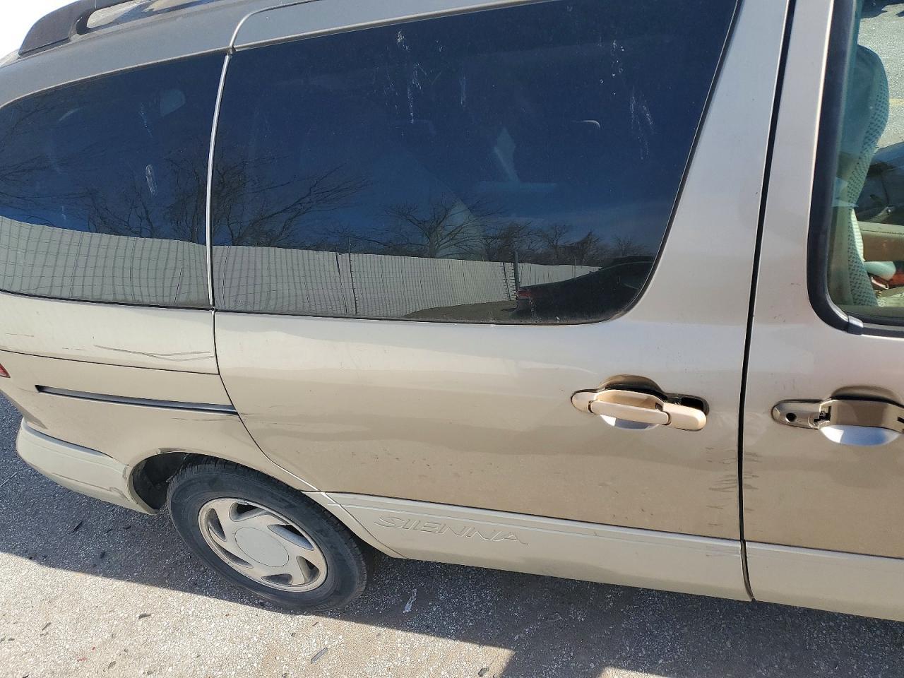 2000 TOYOTA SIENNA