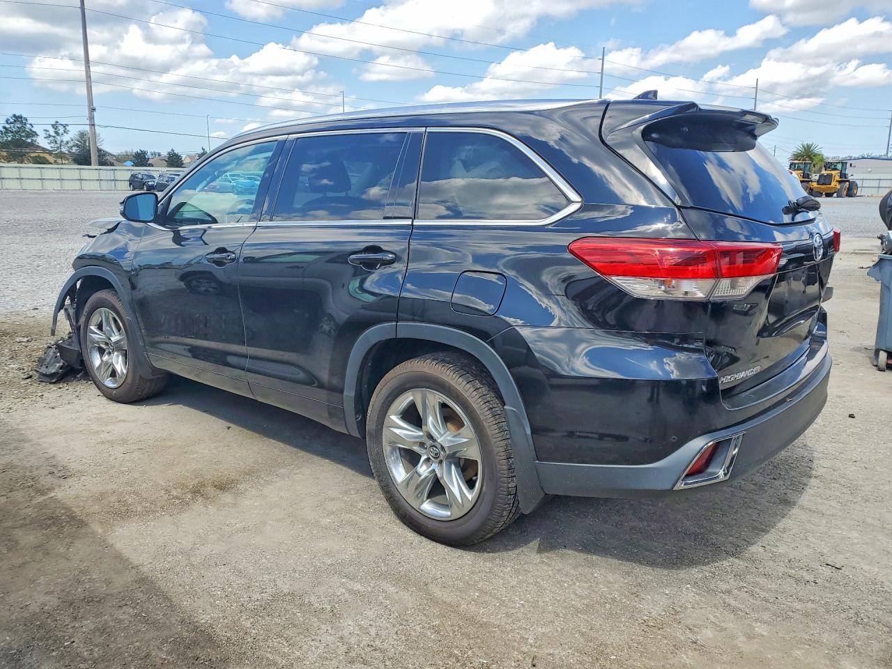 2018 TOYOTA HIGHLANDER