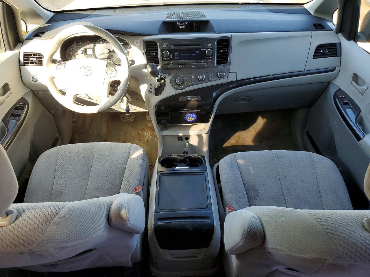 2012 TOYOTA SIENNA