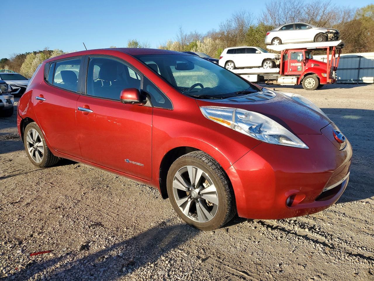 2015 NISSAN LEAF