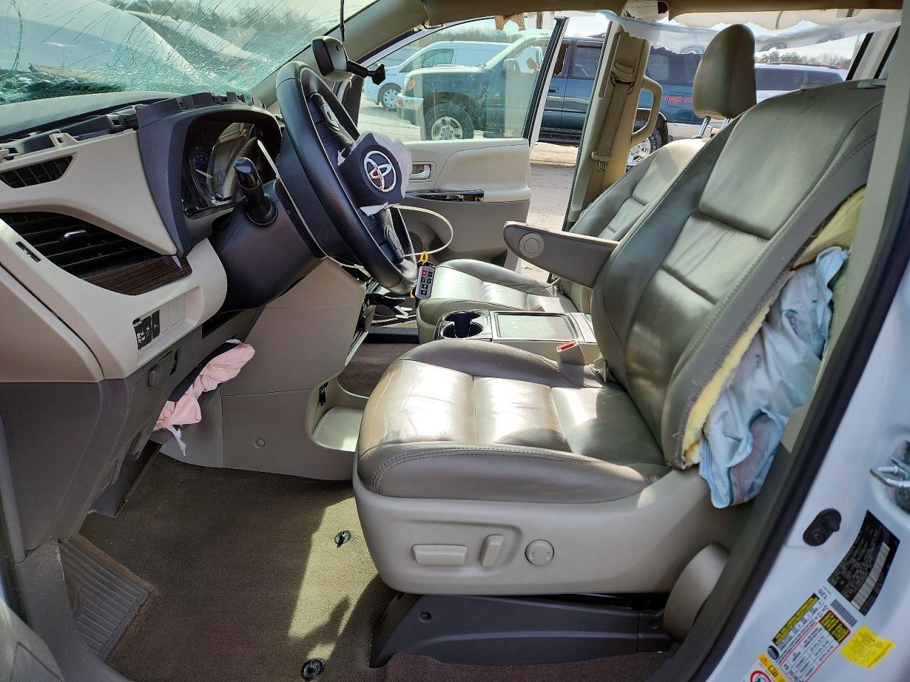 2018 TOYOTA SIENNA