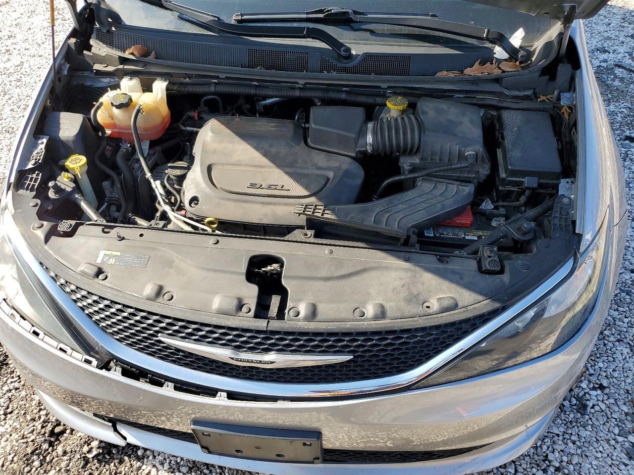 2021 CHRYSLER Voyager