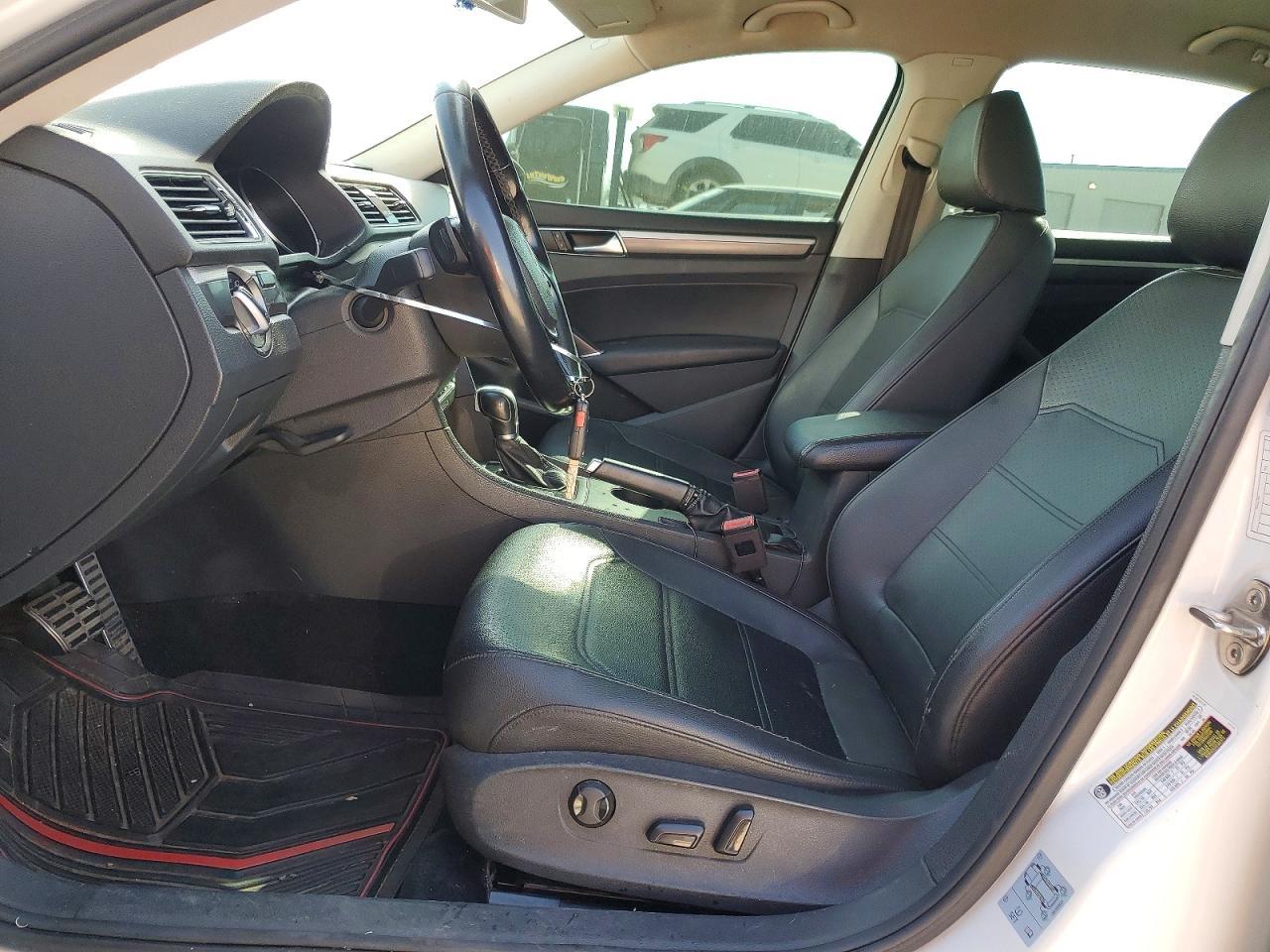 2018 VOLKSWAGEN Passat