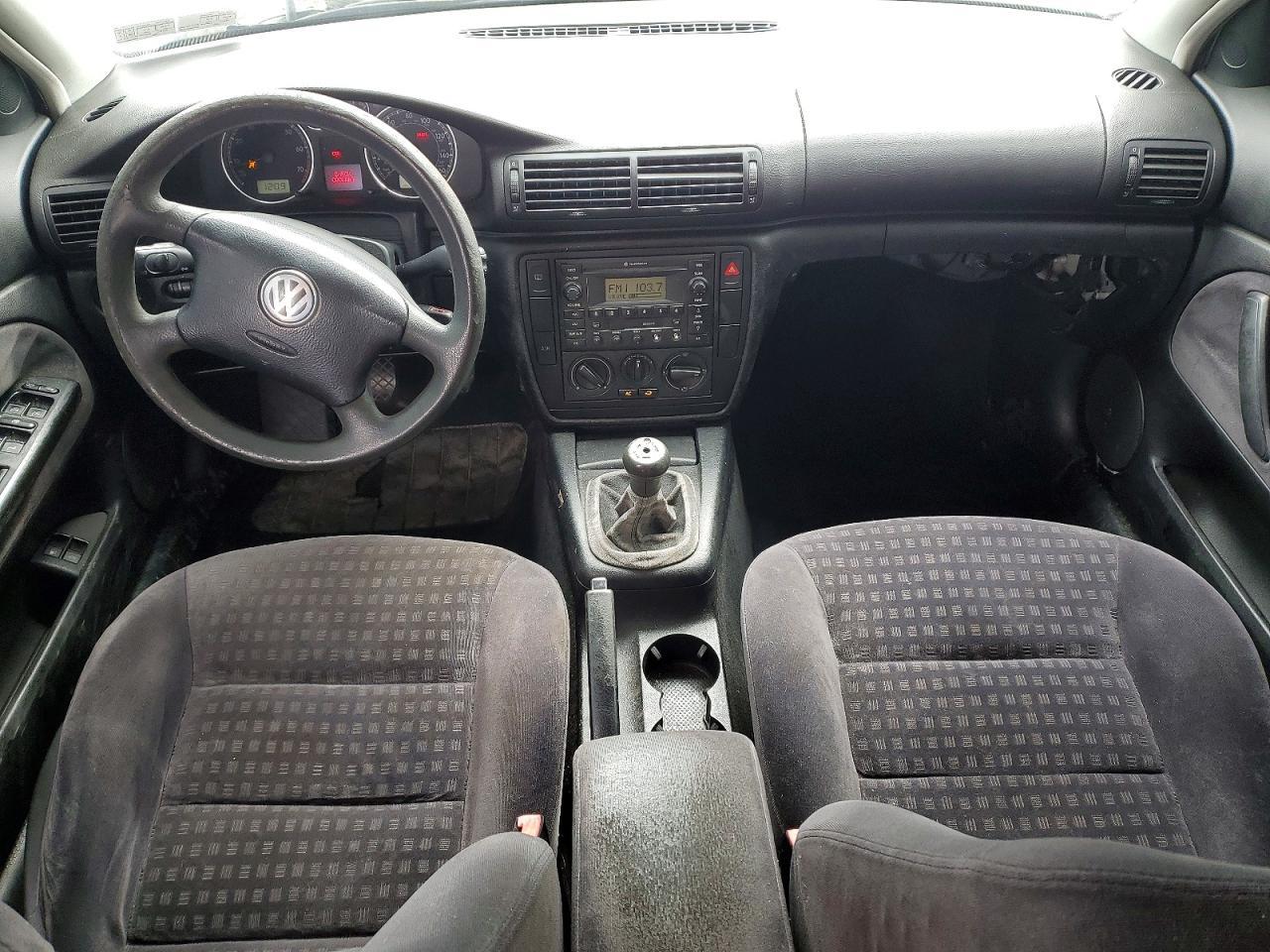 2003 VOLKSWAGEN Passat