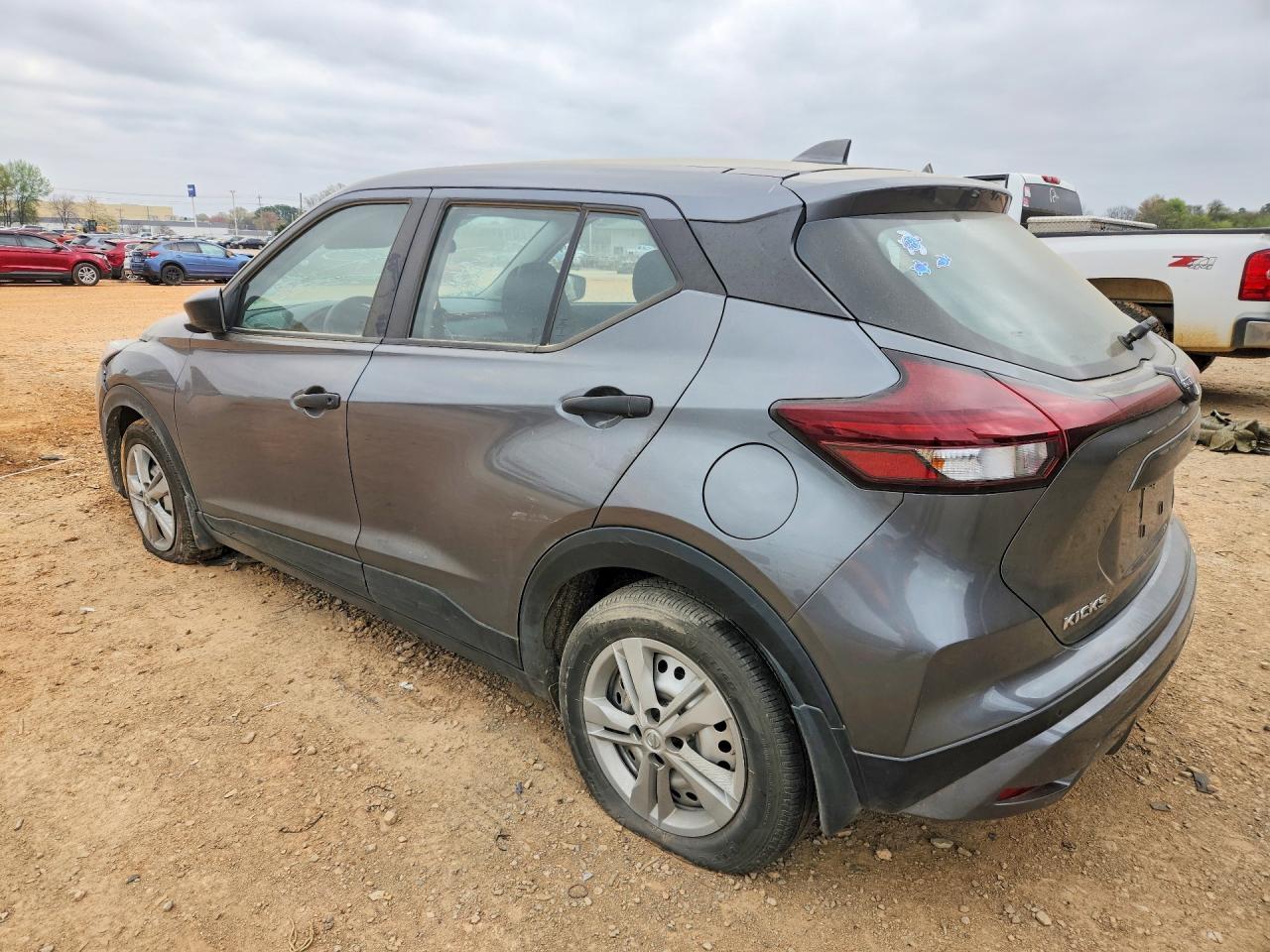 2024 NISSAN KICKS
