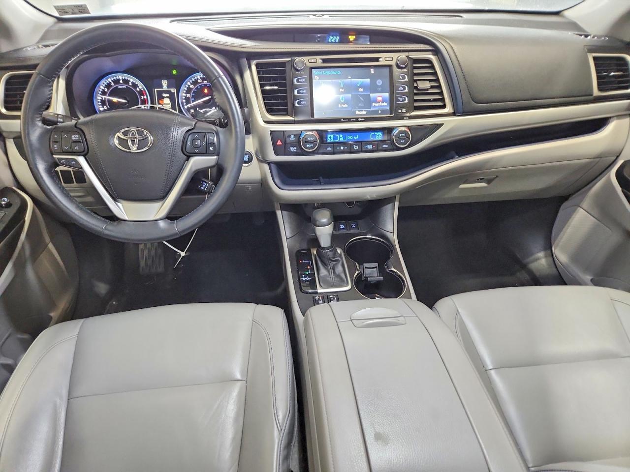 2016 TOYOTA HIGHLANDER