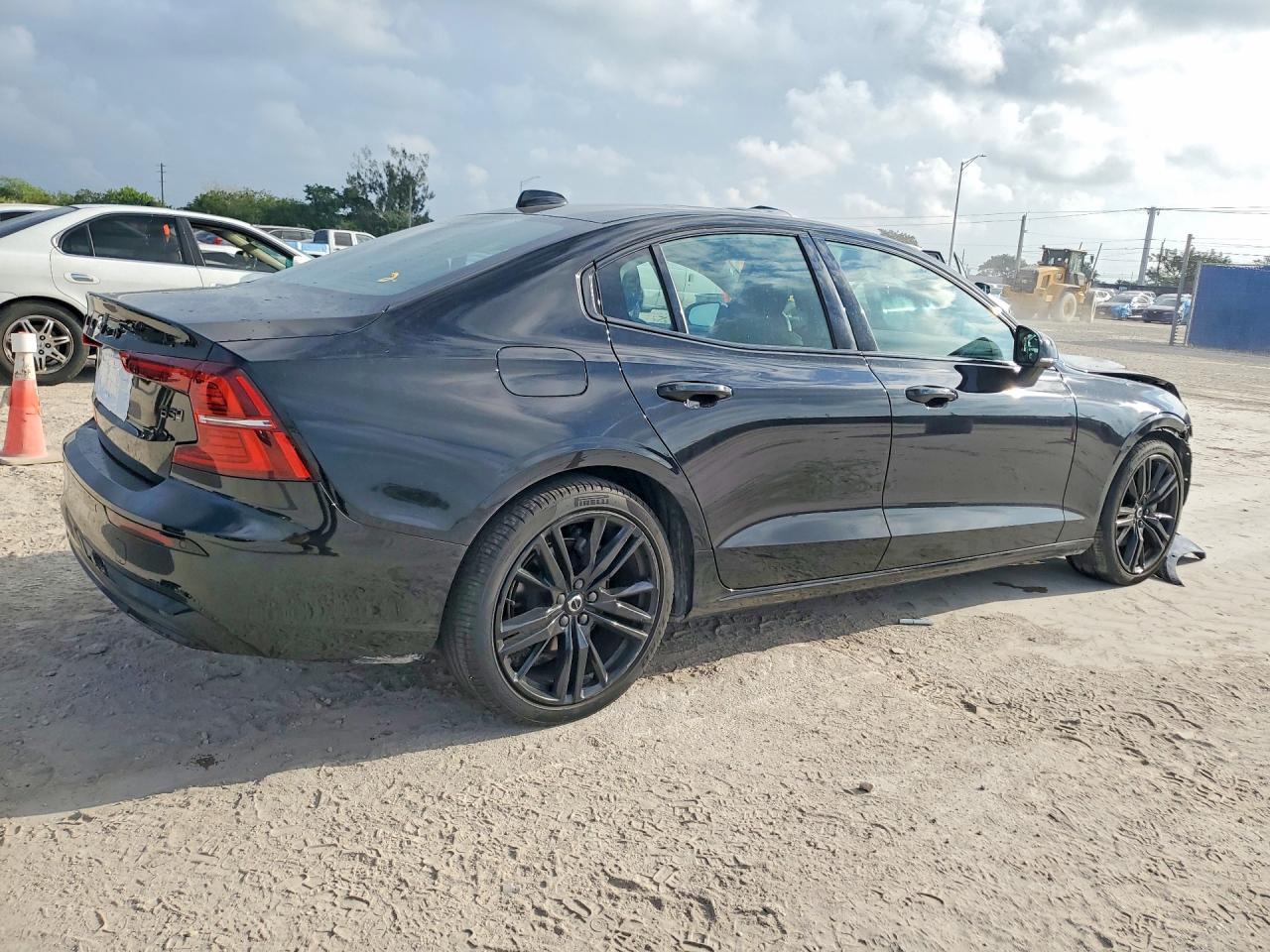 2024 VOLVO S60