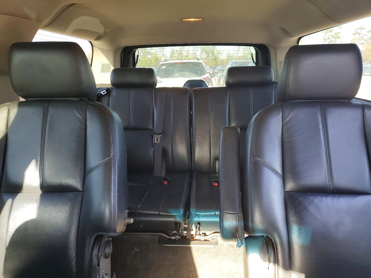 2012 CHEVROLET Suburban
