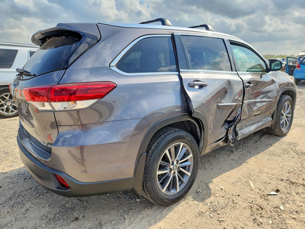 2018 TOYOTA HIGHLANDER