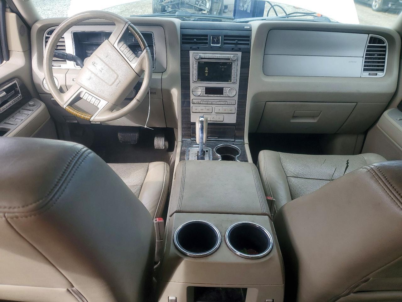 2010 LINCOLN Navigator