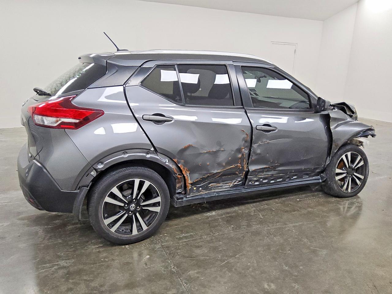 2018 NISSAN KICKS