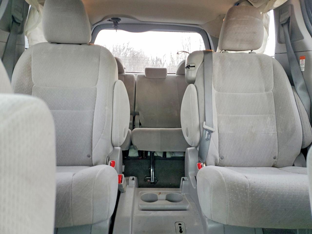 2015 TOYOTA SIENNA