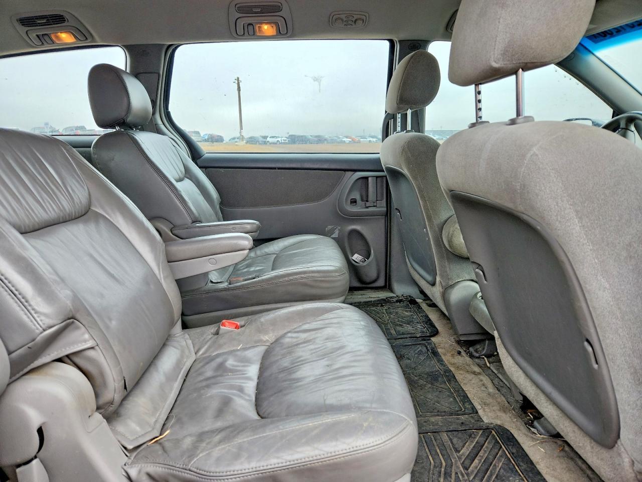 2006 TOYOTA SIENNA