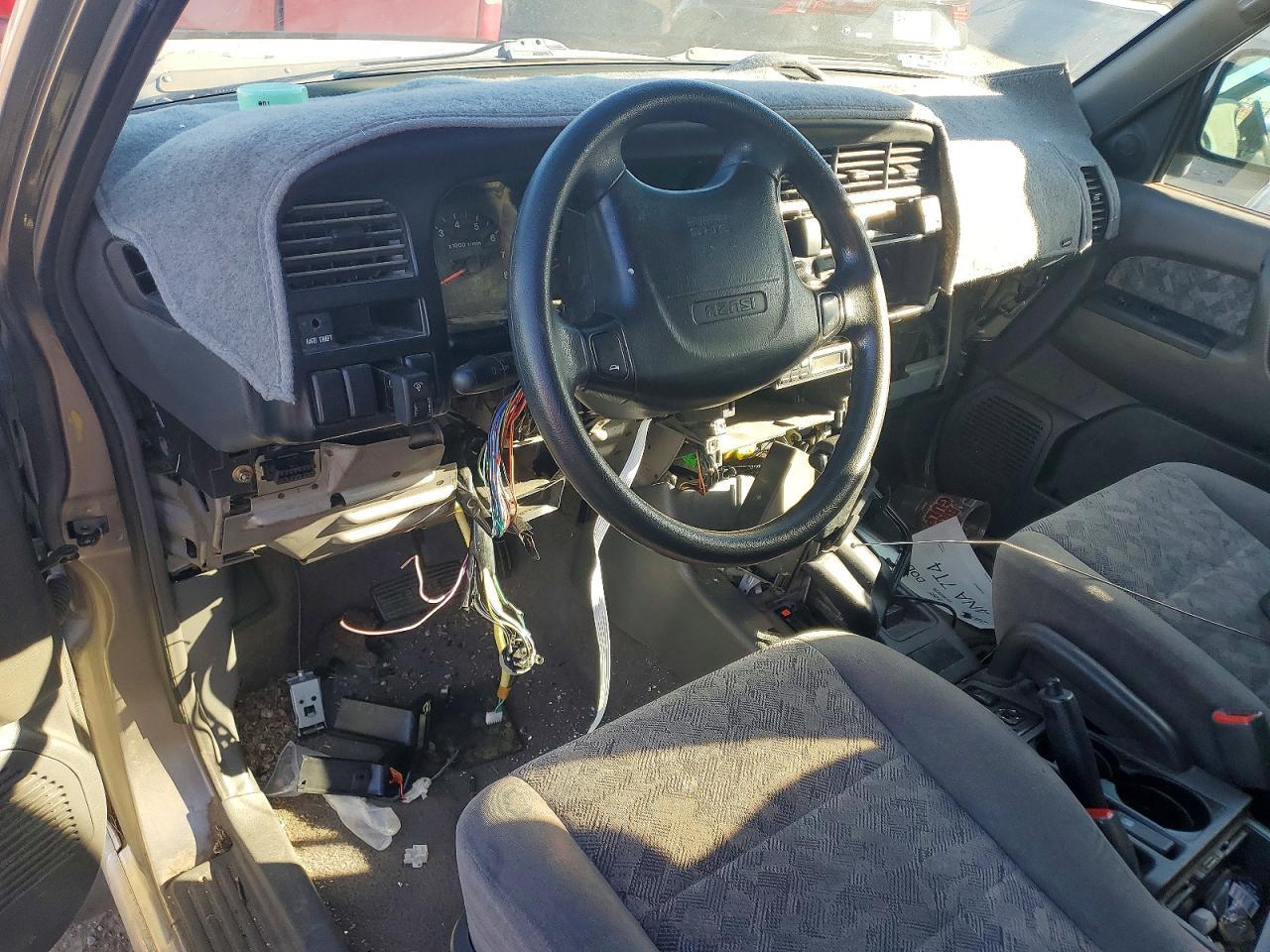 2002 ISUZU Trooper