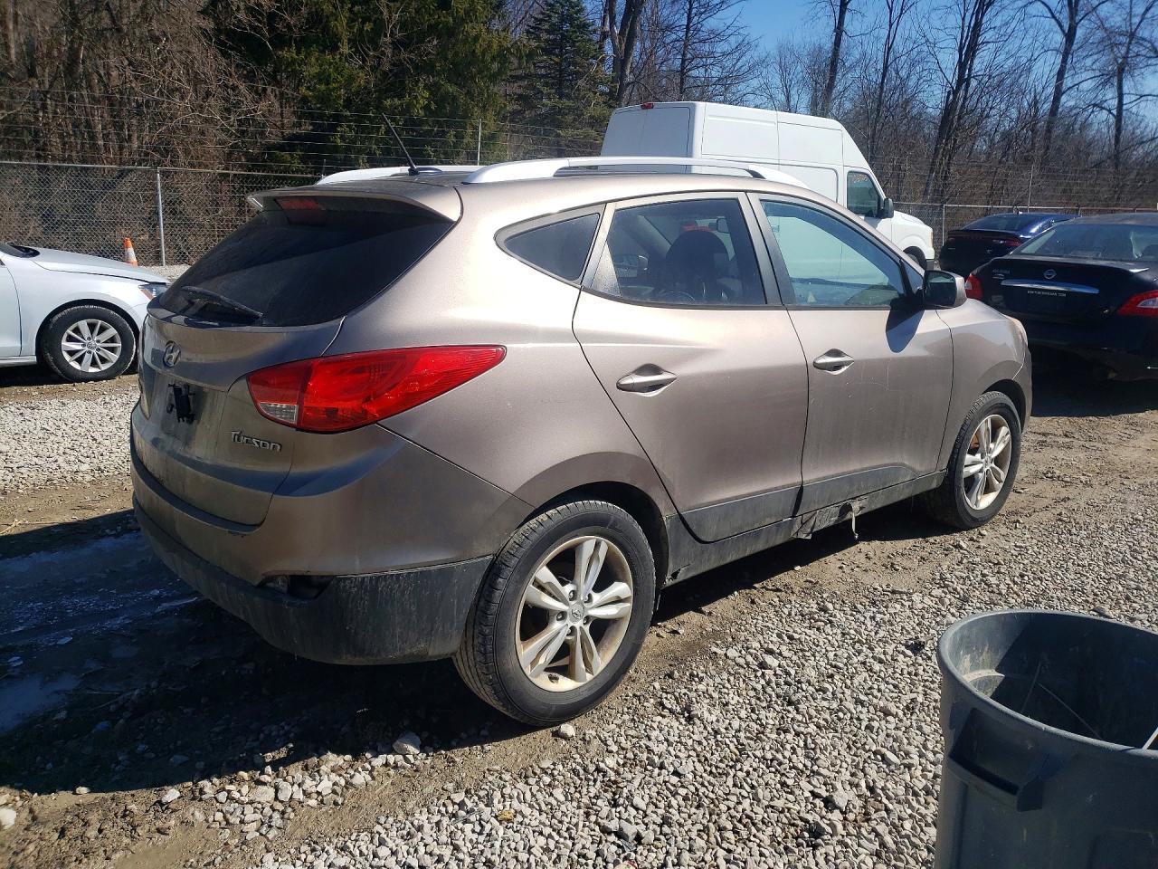 2010 HYUNDAI TUCSON