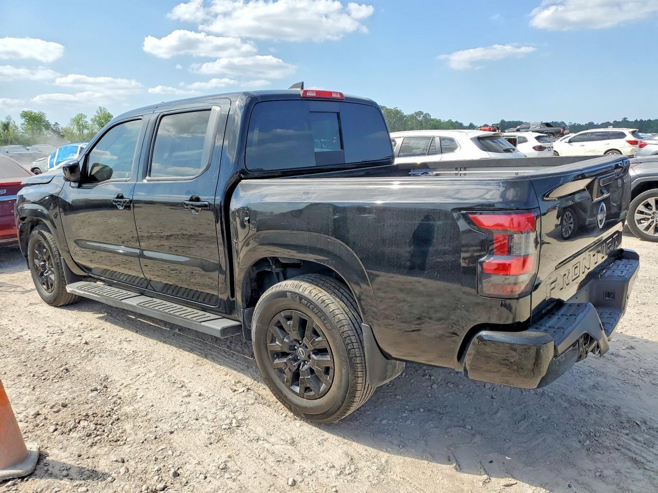 2024 NISSAN Frontier