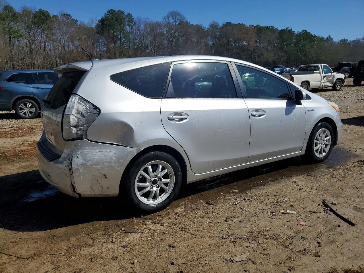 2013 TOYOTA PRIUS V