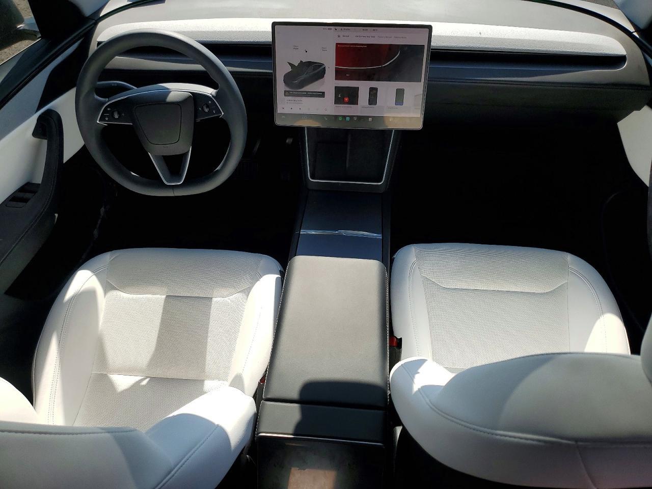 2026 TESLA MODEL Y