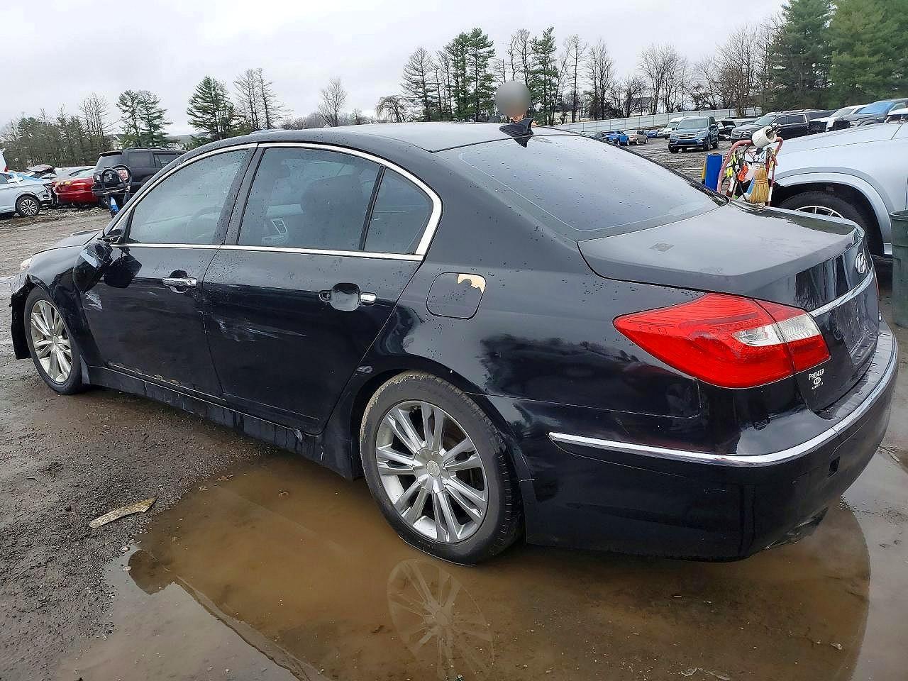 2013 HYUNDAI GENESIS