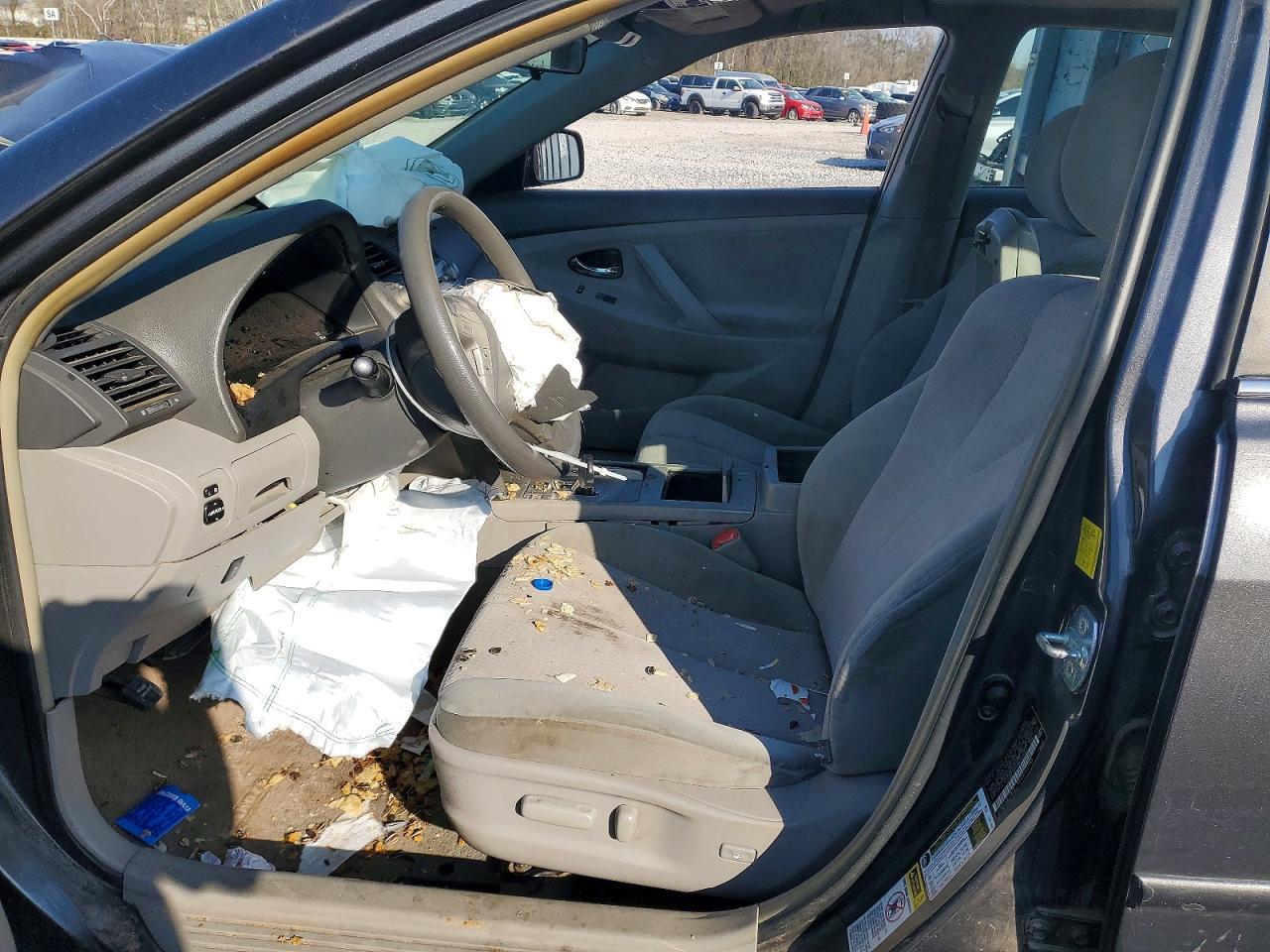 2011 TOYOTA CAMRY