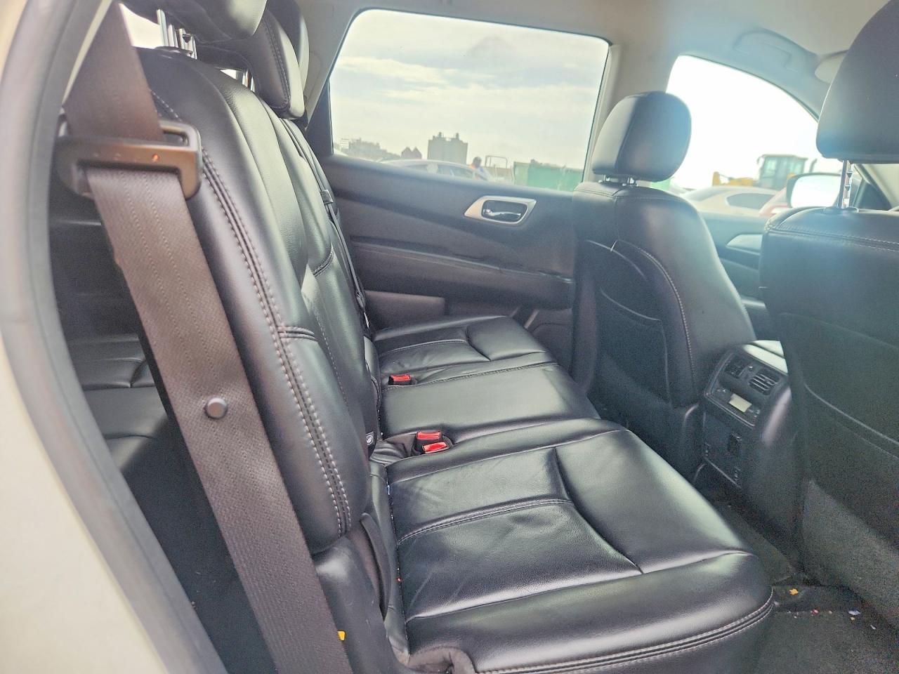 2017 NISSAN PATHFINDER