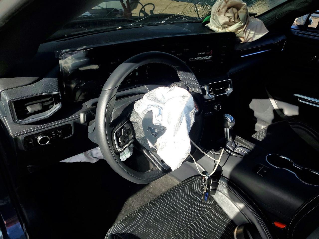 2025 FORD MUSTANG