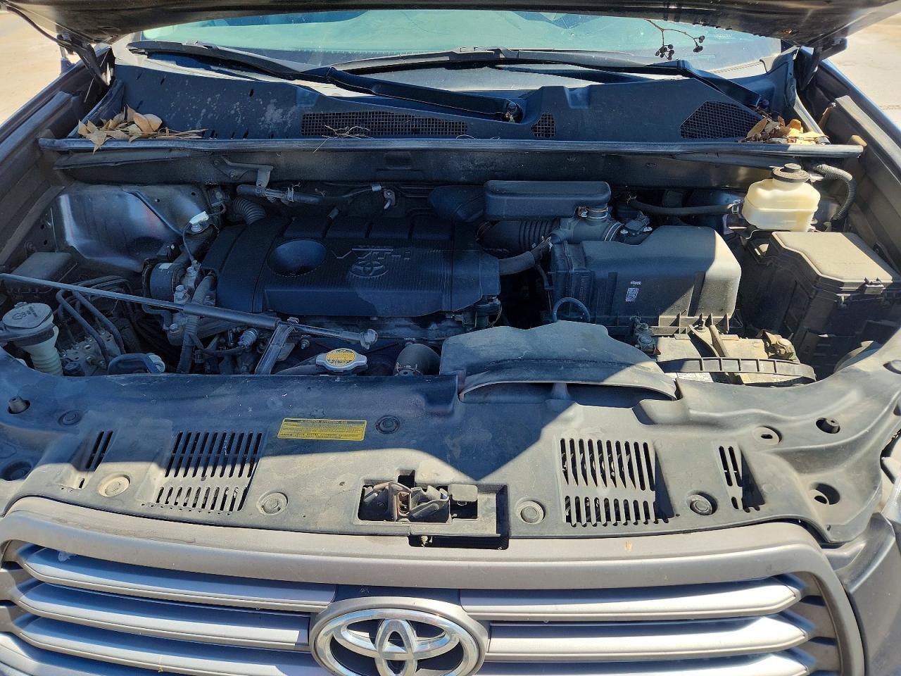 2010 TOYOTA HIGHLANDER
