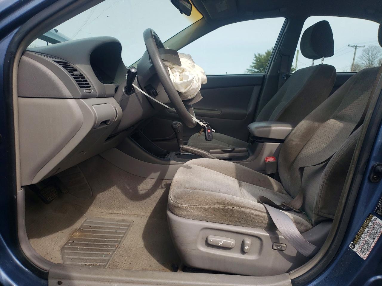 2004 TOYOTA CAMRY