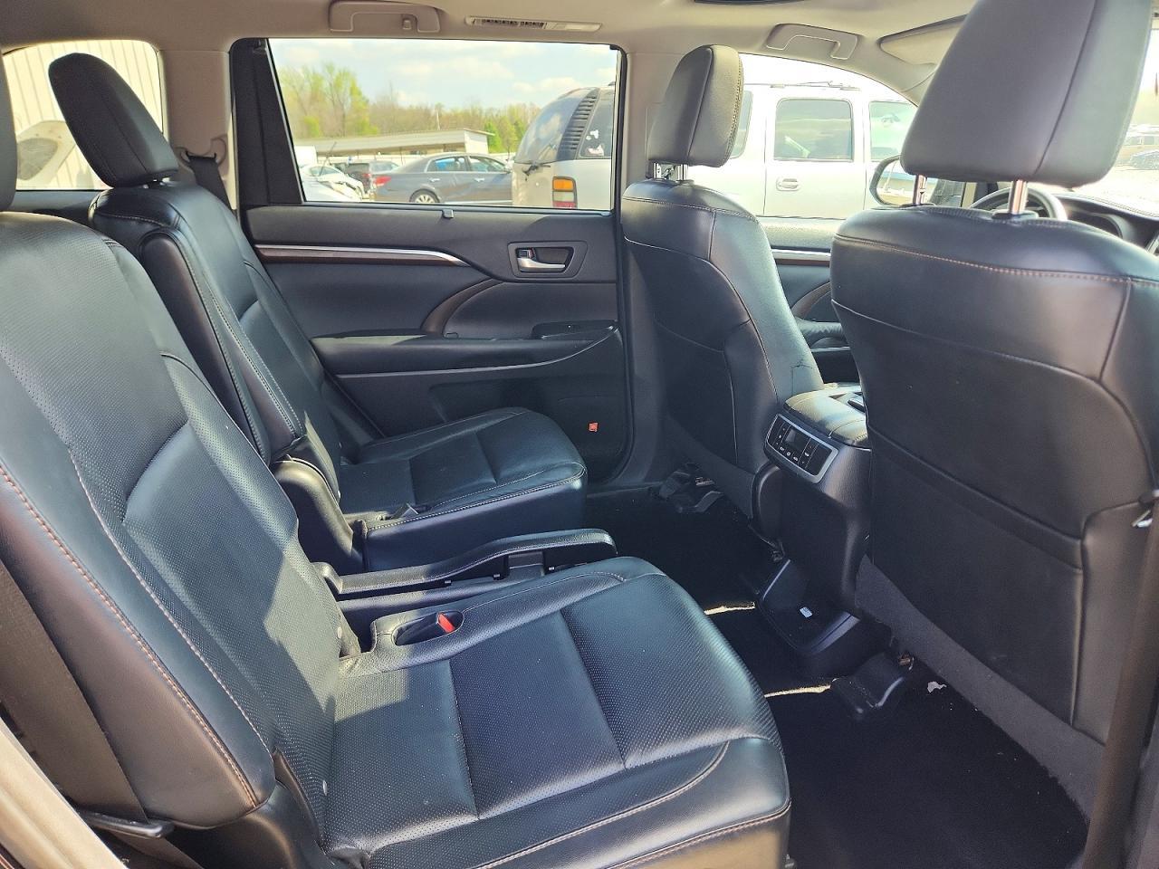 2015 TOYOTA HIGHLANDER